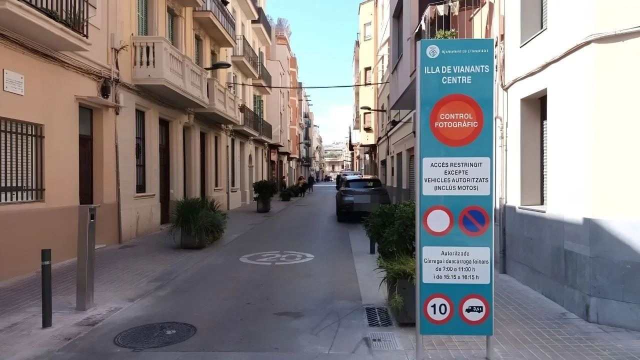 Cómo ahorrar en una mudanza local en Barcelona restricciones