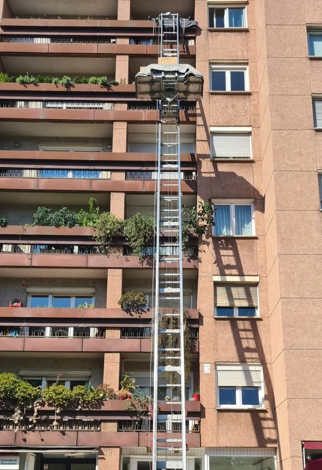 Mudanzas con plataforma elevadora